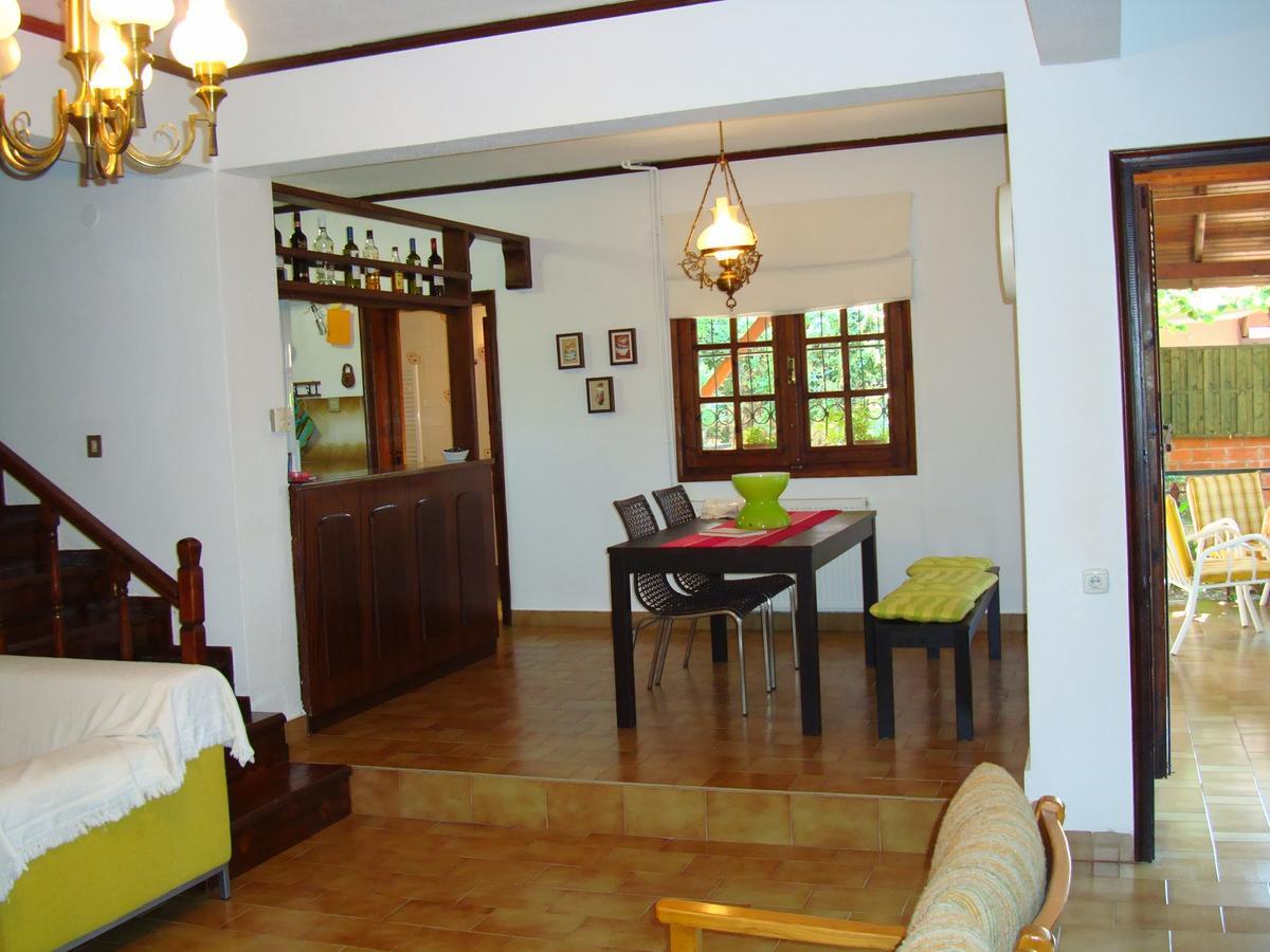 Villa Afroditi Vrasná Buitenkant foto